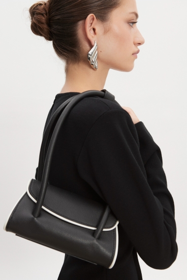 Product Image: CRUELLA LEATHER BAG BLACK/WHITE