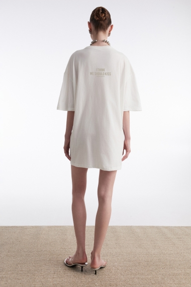 Product Image: WE SHOULD KISS T-SHIRT OFFWHITE