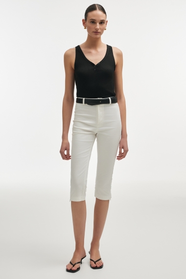 Product Image: LOLITA CAPRI TROUSERS WHITE