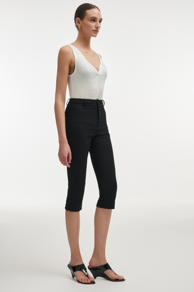 Product Image: LOLITA CAPRI TROUSERS BLACK