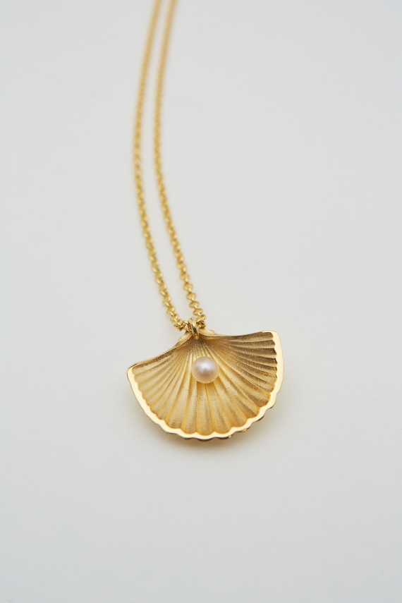 OCEAN'S PEARL GOLD NECKLACE