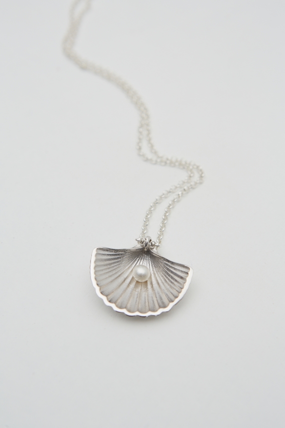 OCEAN'S PEARL SILVER NECKLACE