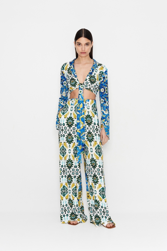 FLORAL TREASURE CROP SHIRT