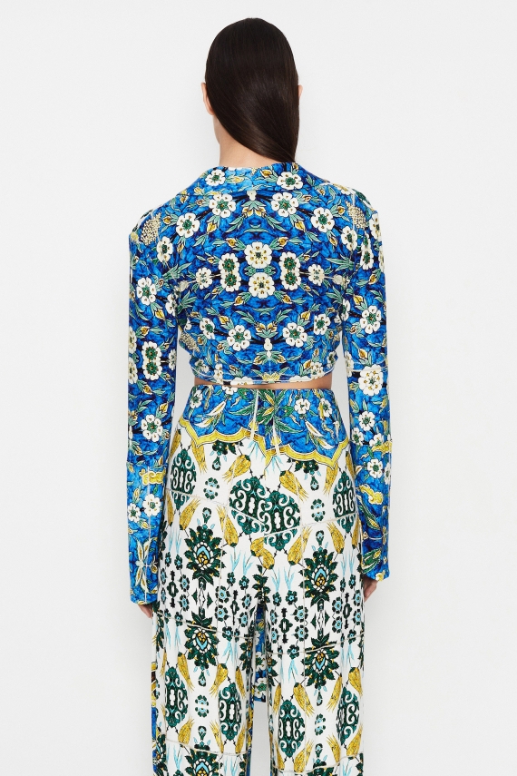FLORAL TREASURE CROP SHIRT