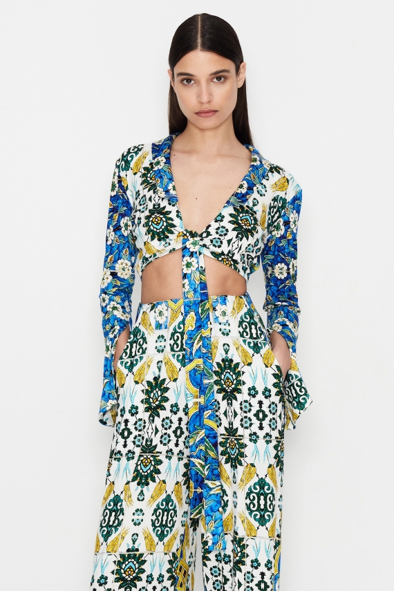 FLORAL TREASURE CROP SHIRT