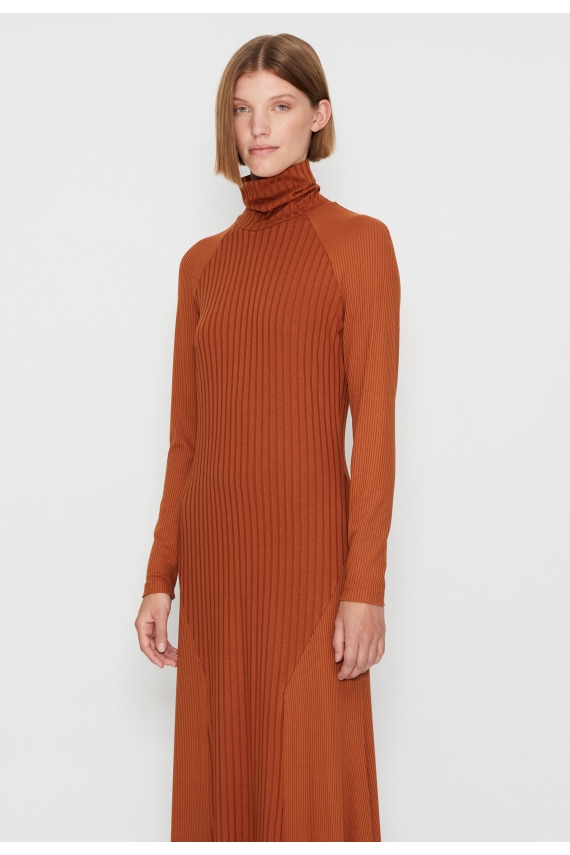 FLOW OF ROW DRESS