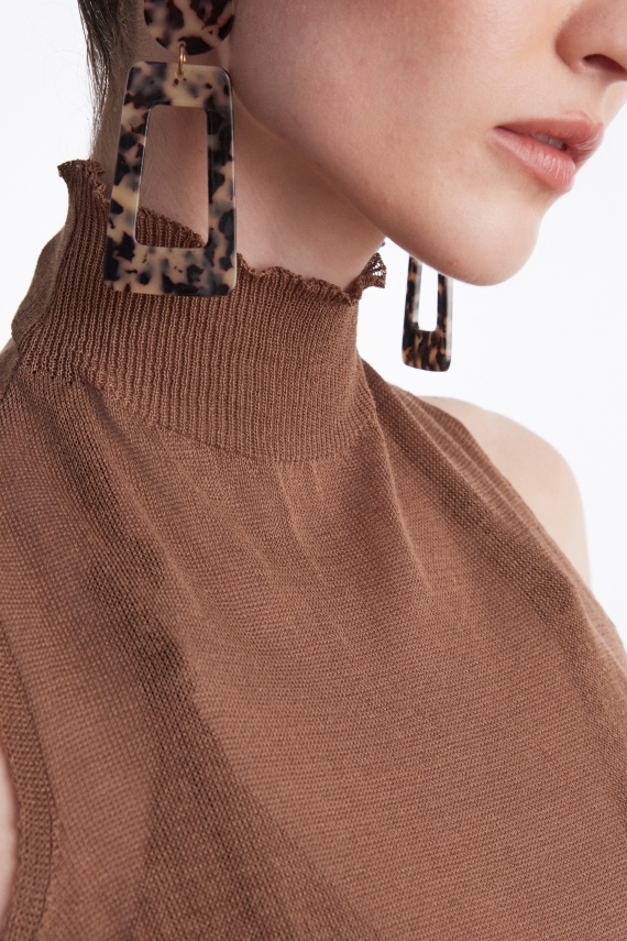 NO.26 KNITTED TOP BROWN