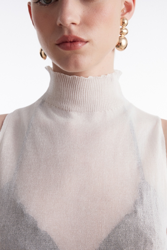 NO.26 KNITTED TOP WHITE