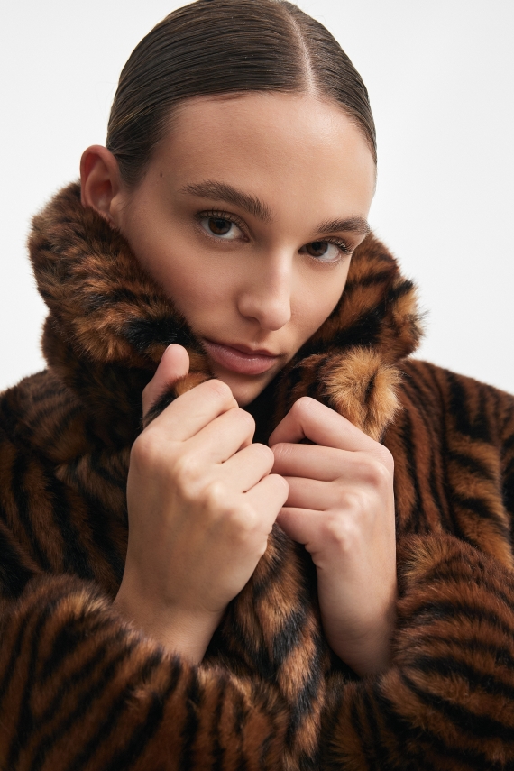 THROWBACK FUR CROPPED JACKET