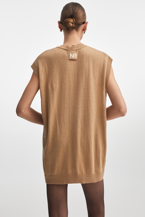 BASICK KNITTED VEST CAMEL