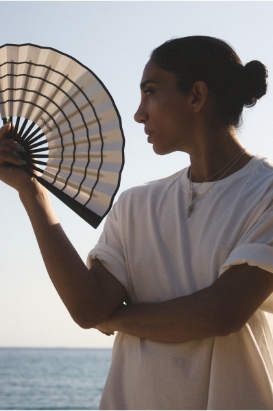 CREAM STRIPE FOLDING FAN